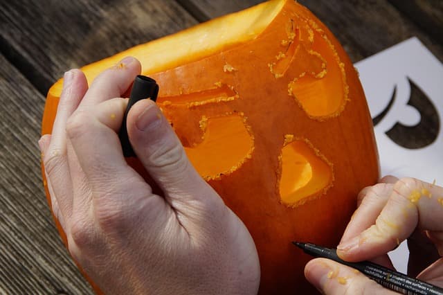 Comment sculpter une citrouille façon fantôme : guide complet